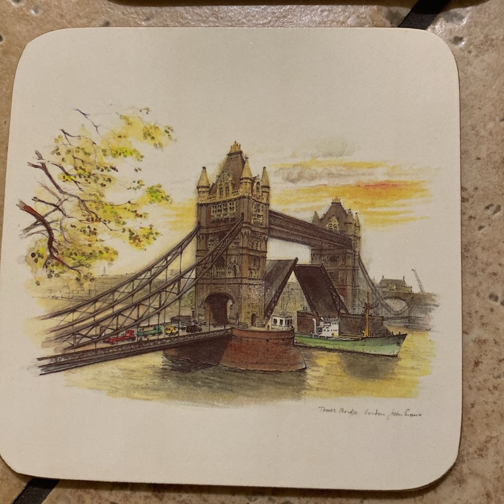 Vintage Clover Leaf London Coaster Set